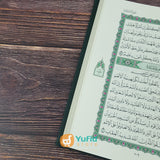 Mushaf Asli Madinah Ukuran A5 Cover Hijau Tua (Majma Malik Fahd)