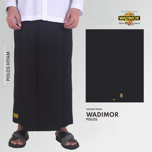 SARUNG TENUN WADIMOR HITAM POLOS